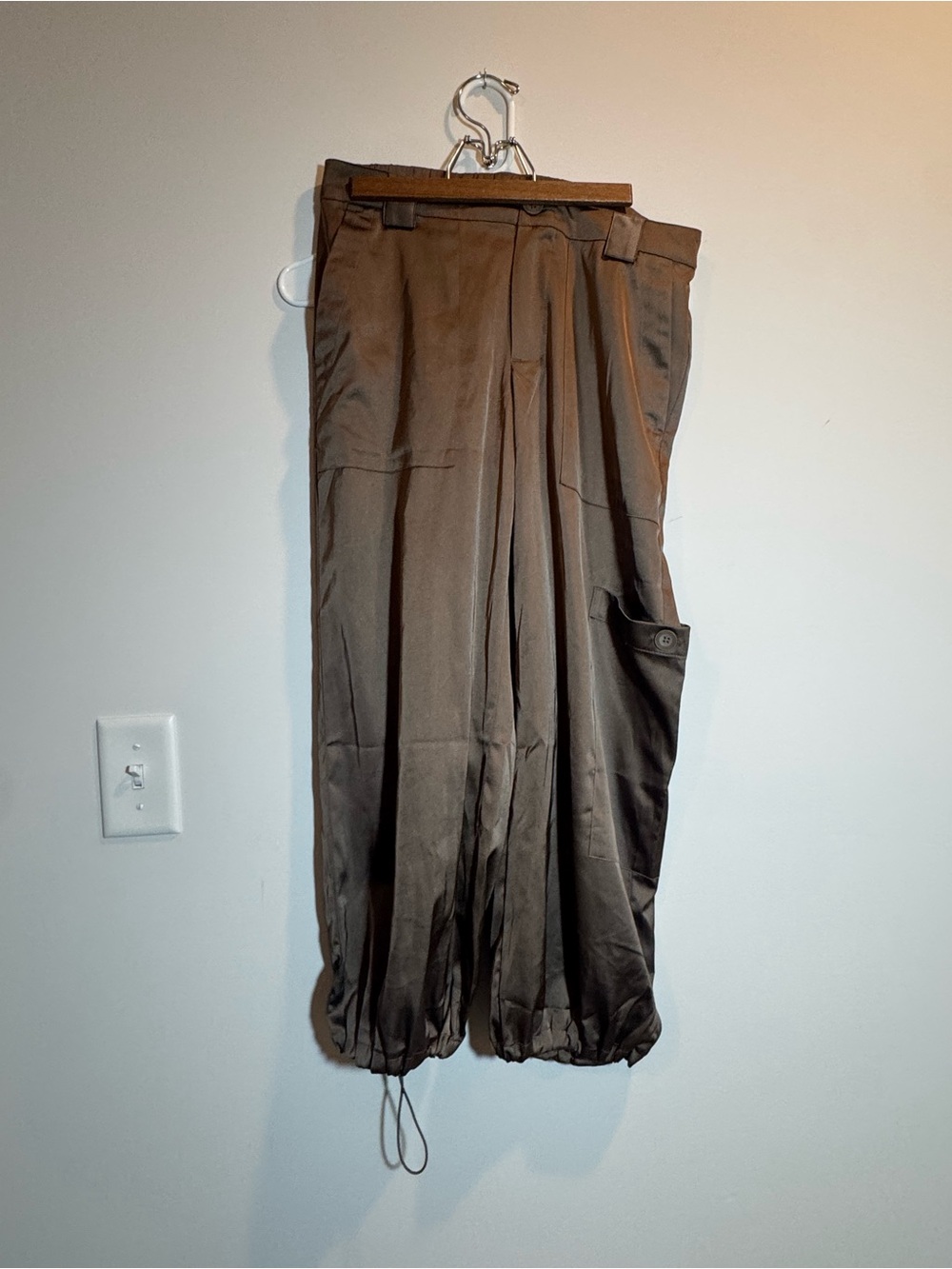 Old Navy women’s brown satin Cargo Jogger Pants